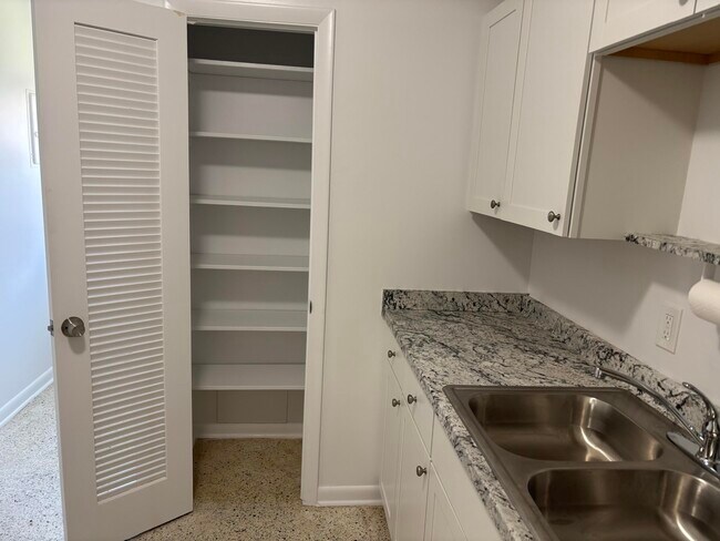 Foto del edificio - 751 Hummingbird Way