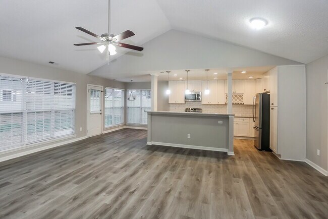 Foto del edificio - 4659 Falcon Chase Dr SW