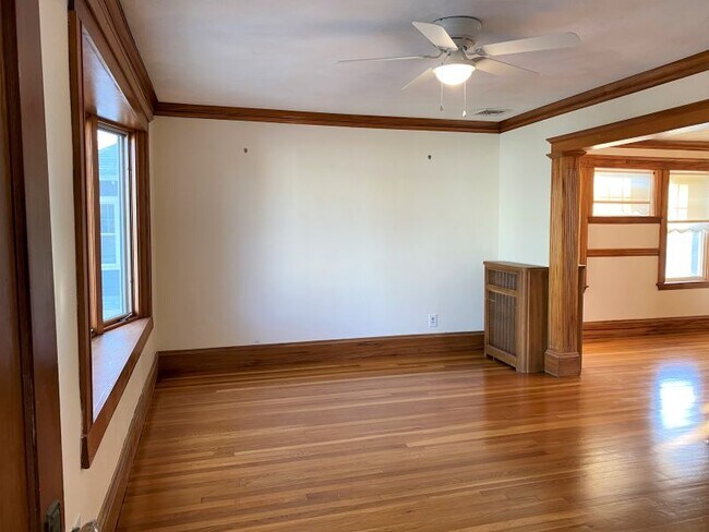 Building Photo - 68 Brooks Ave