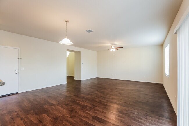 Building Photo - 8207 W Pueblo Ave