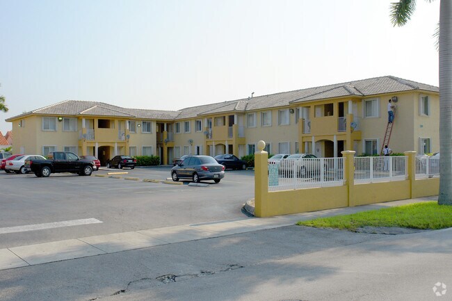 Exterior Photo - Junor Apartments