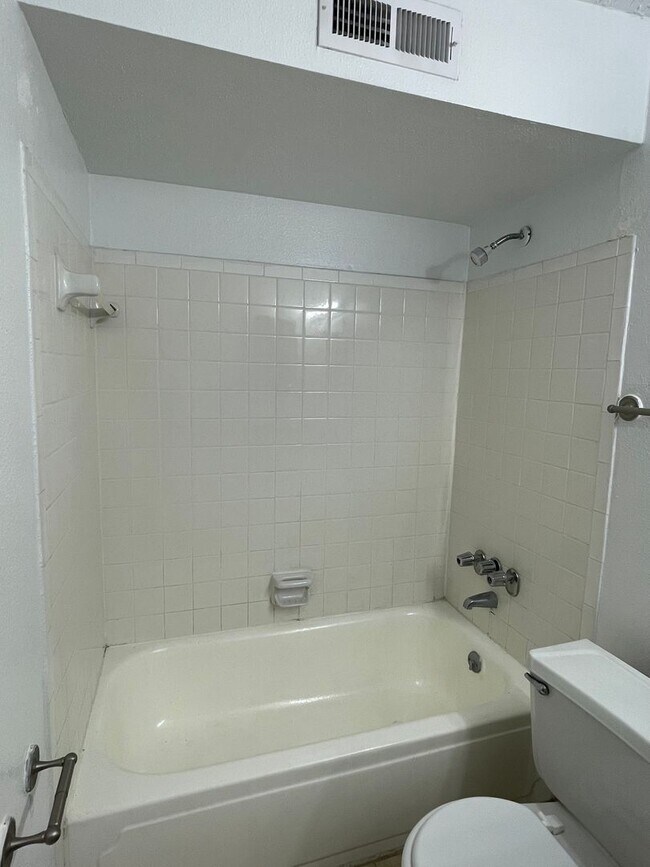 Building Photo - 2 Bed / 2 Bath Condo. In Altamonte Springs, Coming Soon !