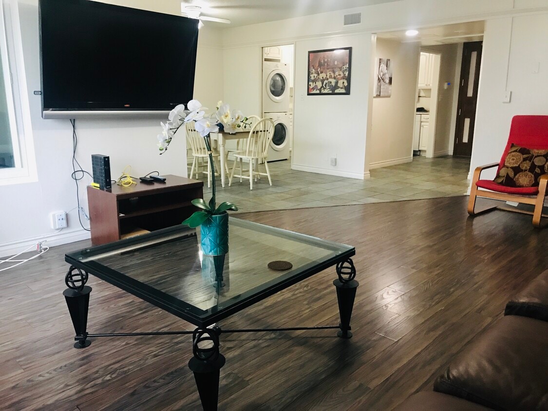 Foto principal - 324 E Spruce Ave