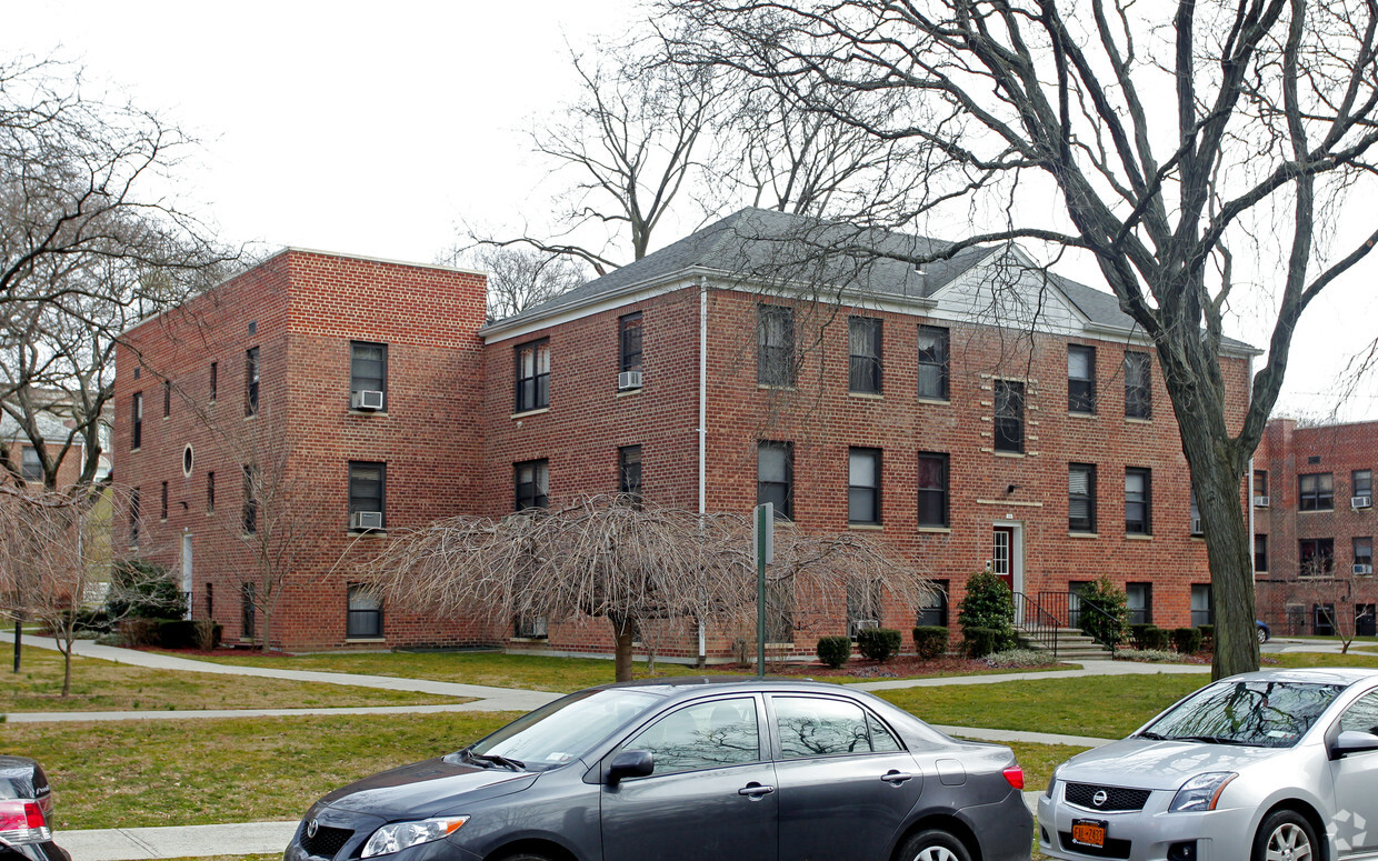 Building Photo - Mamaroneck Gardens