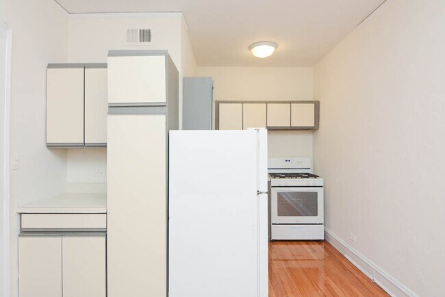 Building Photo - 346 Park Ave