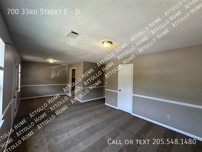 Building Photo - 700 E 33rd St