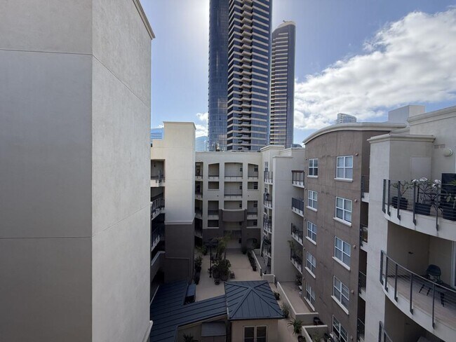 Building Photo - 350 K St