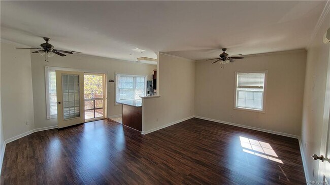 Foto del edificio - 95 Brookview Ln