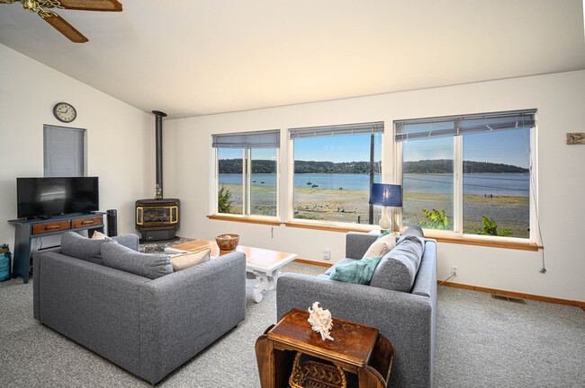 Foto del edificio - 24103 Vashon Hwy SW