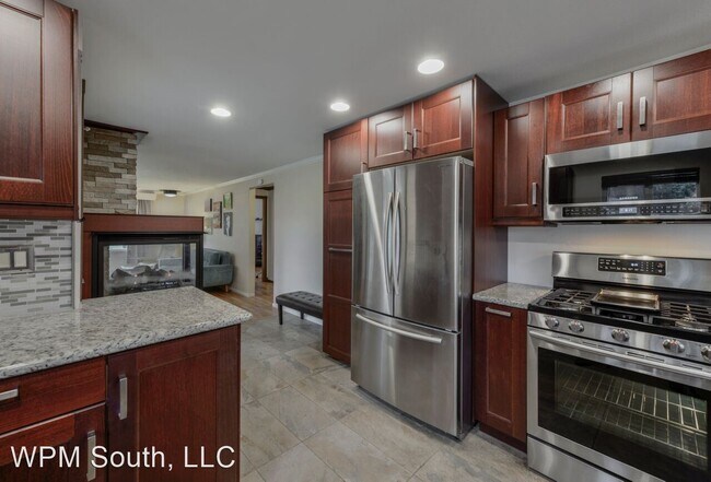 Foto del edificio - 2 br, 1 bath House - 604 S 198th St