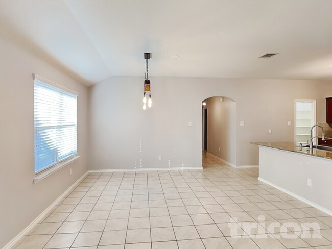 Building Photo - 2060 Brisbon St