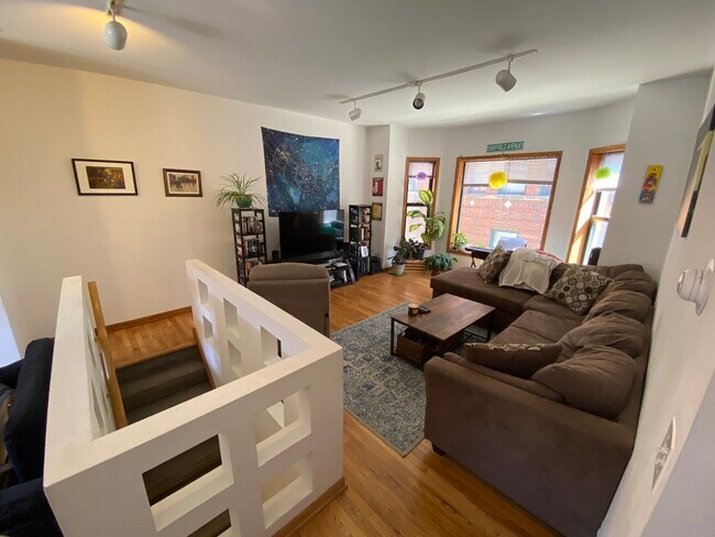 Foto del edificio - 632 W Patterson Ave
