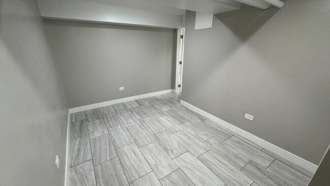 Foto del edificio - 5454 W Berteau Ave