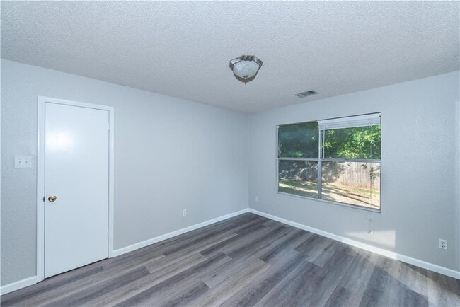 Foto del edificio - 3705 Walleye Way