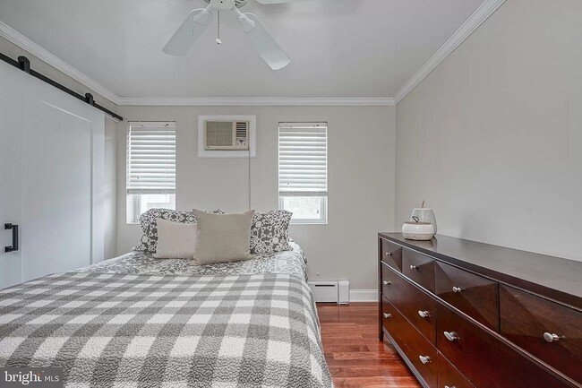 Photo - 2648 S Mole St House