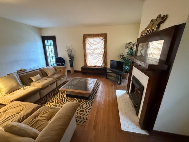 Foto del edificio - 639 Mulberry Ave