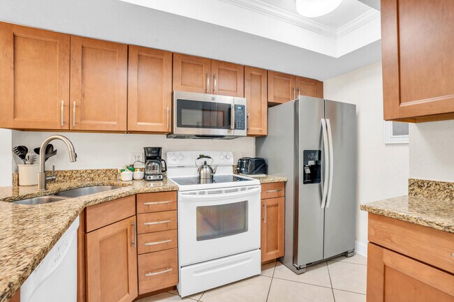 Building Photo - 600 Neapolitan Way