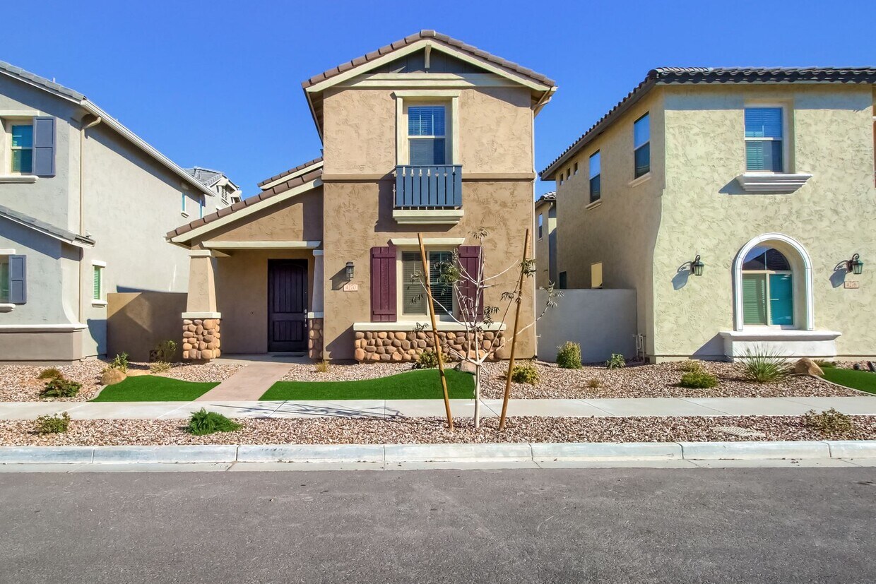 Foto principal - 4 Bedroom single family home in Gilbert