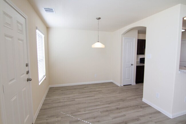 Foto del edificio - 5835 Santa Bernadetta