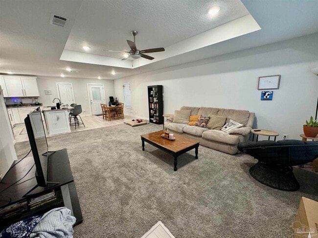 Foto del edificio - 8720 Fowler Ave