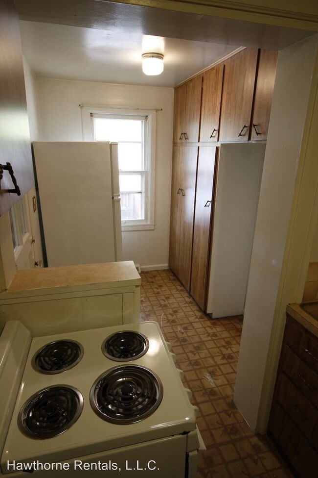 Building Photo - 2 br, 1 bath House - 406 Belmont Avenue