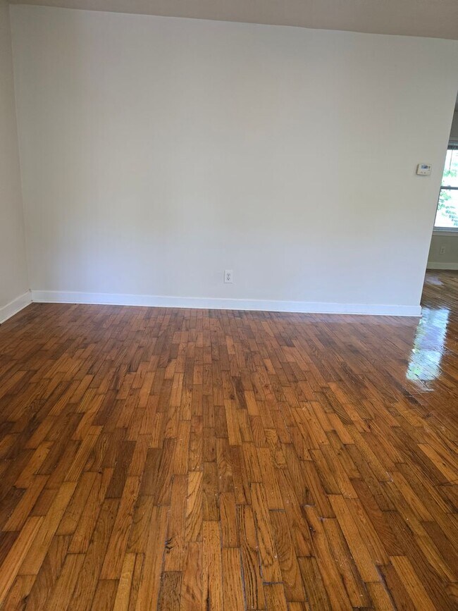 Foto del edificio - 3 bed/2 bath single- family home