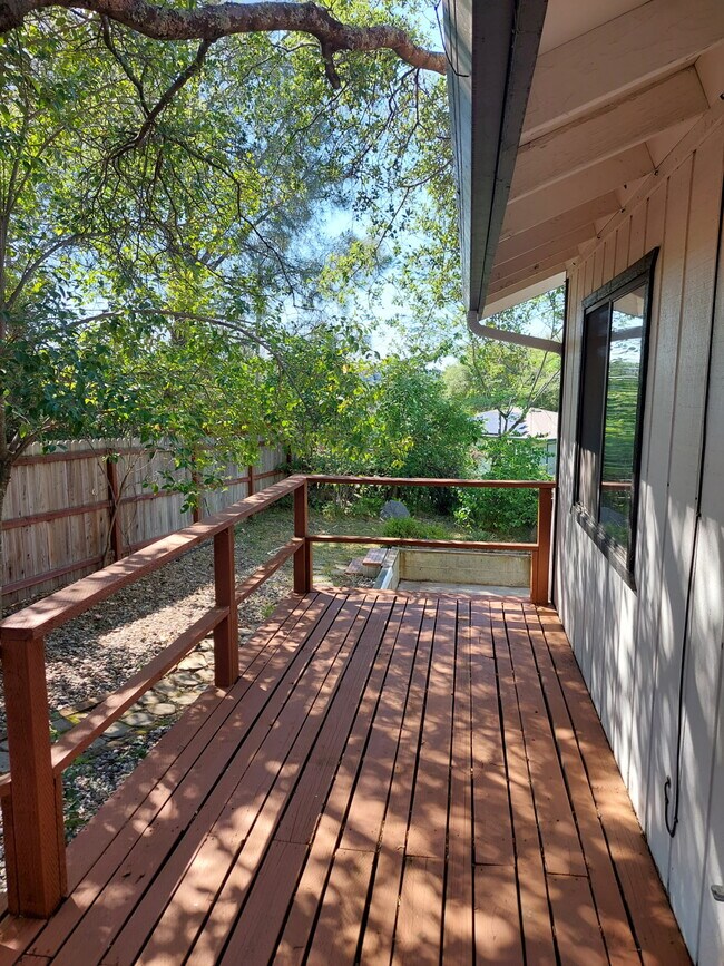 Building Photo - 3838 Los Santos Dr