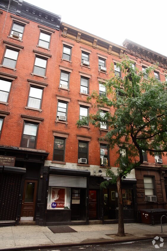Building Photo - 446 W 50th St