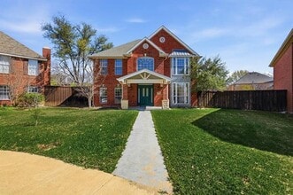 Building Photo - 836 Lakeview Cir