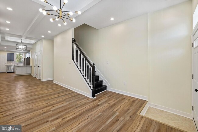 Building Photo - 6 S Payson St