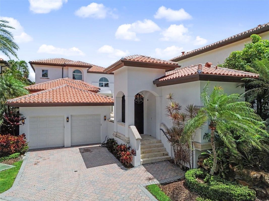 Foto del edificio - 13689 Deering Bay Dr