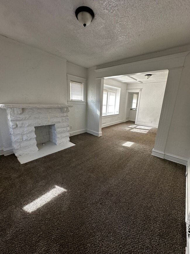 Building Photo - 3 bedroom 1 Bath Home