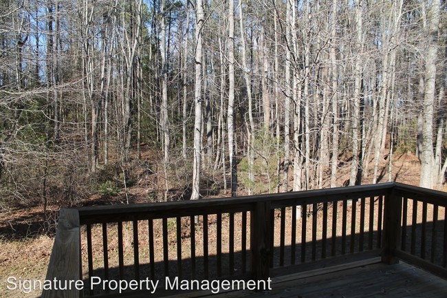 Foto del edificio - 460 Trickling Creek Rd