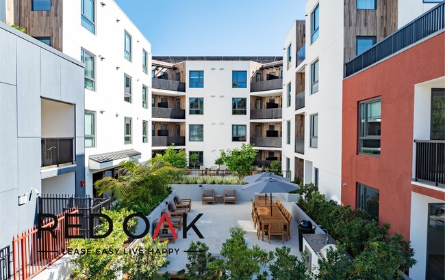 Building Photo - Cozy and Welcoming One Bedroom with an Ope...
