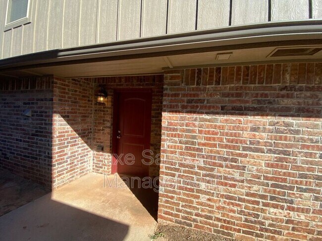 Building Photo - 2157 Buena Vida Ln