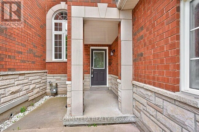 Photo du bâtiment - 2399 Newcastle Crescent