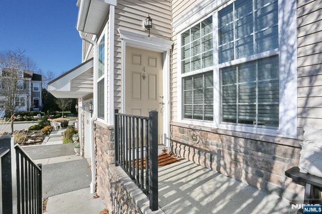 Building Photo - 4 Masterson Ct