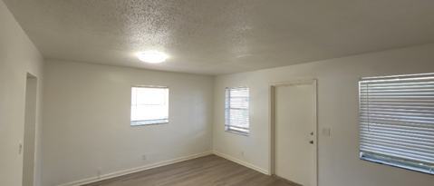 Building Photo - 212 SE 9th Ave