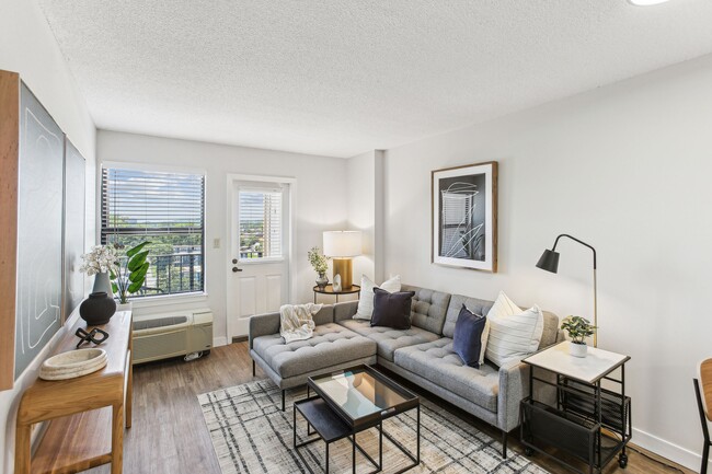 Living Room - 200 Webster