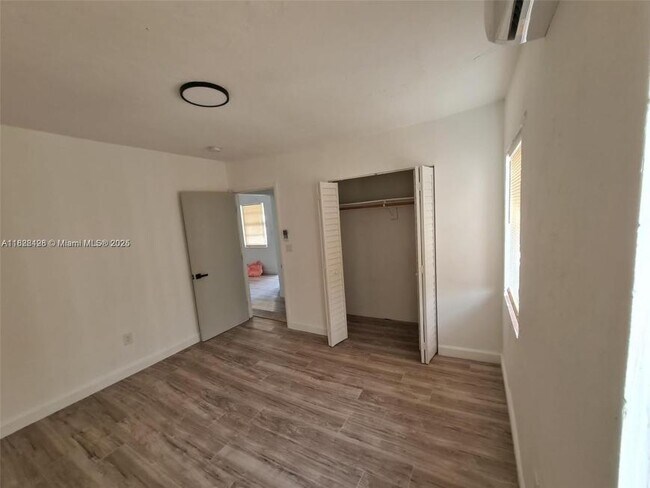 Building Photo - 2 bedroom in Miami FL 33138