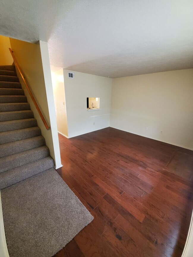 Building Photo - College Station - 2 bedroom / 1.5 bath / 2...