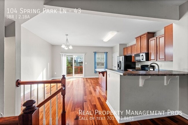 Building Photo - 104 Spring Park Ln