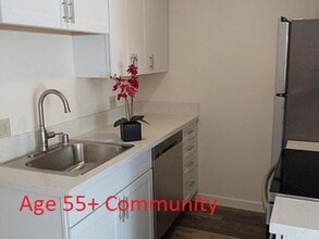 Building Photo - 6650 Amherst St
