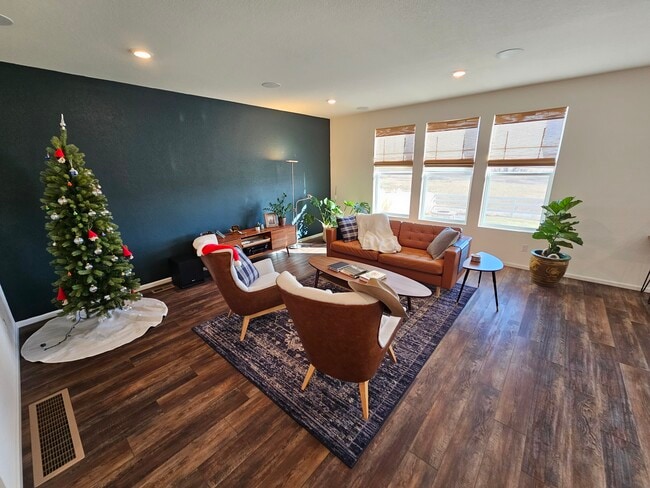 Building Photo - 6214 Long Branch Dr