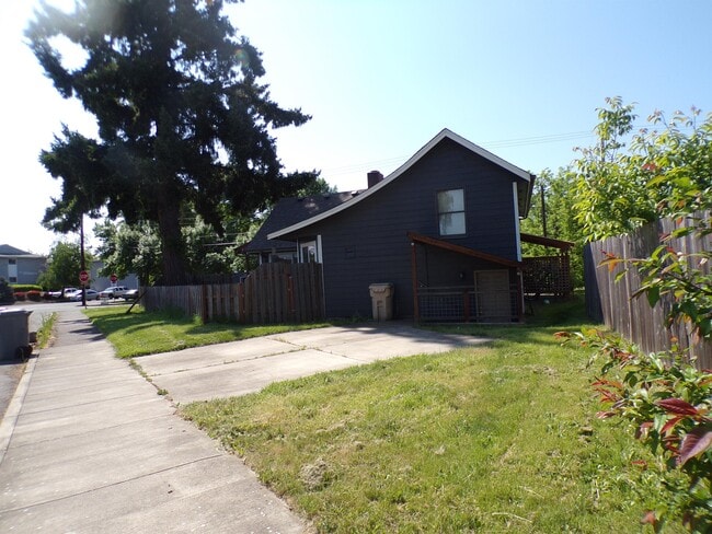 Foto del edificio - 2305 NW Fillmore Ave