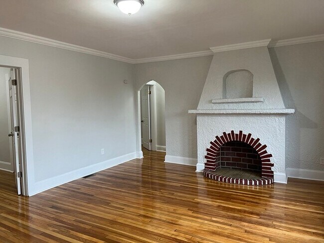 Foto del edificio - 740 Winthrop Ave