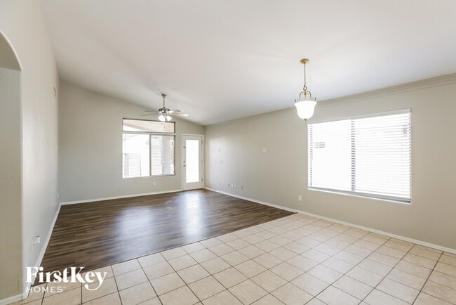 Building Photo - 14944 N 133rd Dr