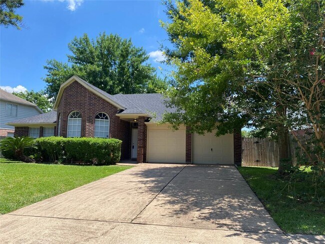 Building Photo - 8503 Lone Maple Dr