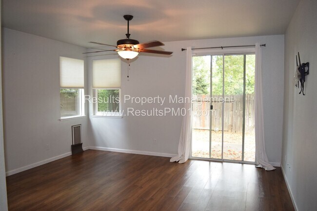 Building Photo - 108 Robinson Ct