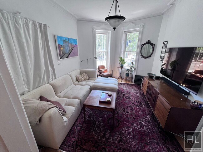 Foto del edificio - $7,000 | 2.5BR | 2BA | Prospect Heights Townhouse Duplex | Private Backyard | 1,500 SF | Original...
